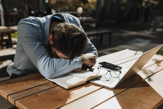 6 conseils pour éviter le sommeil au travail